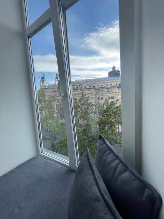 Apartment With The View Of The Opera House Liov Exterior foto